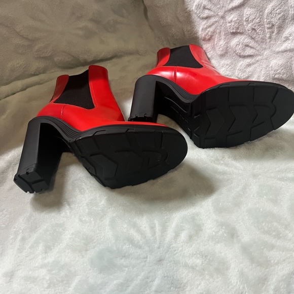 TRADE ALEXANDER MCQUEEN CHELSEA BOOTS -RED LEATHER -SIZE 37.5 / 7.5 US , NEW - Picture 8 of 11